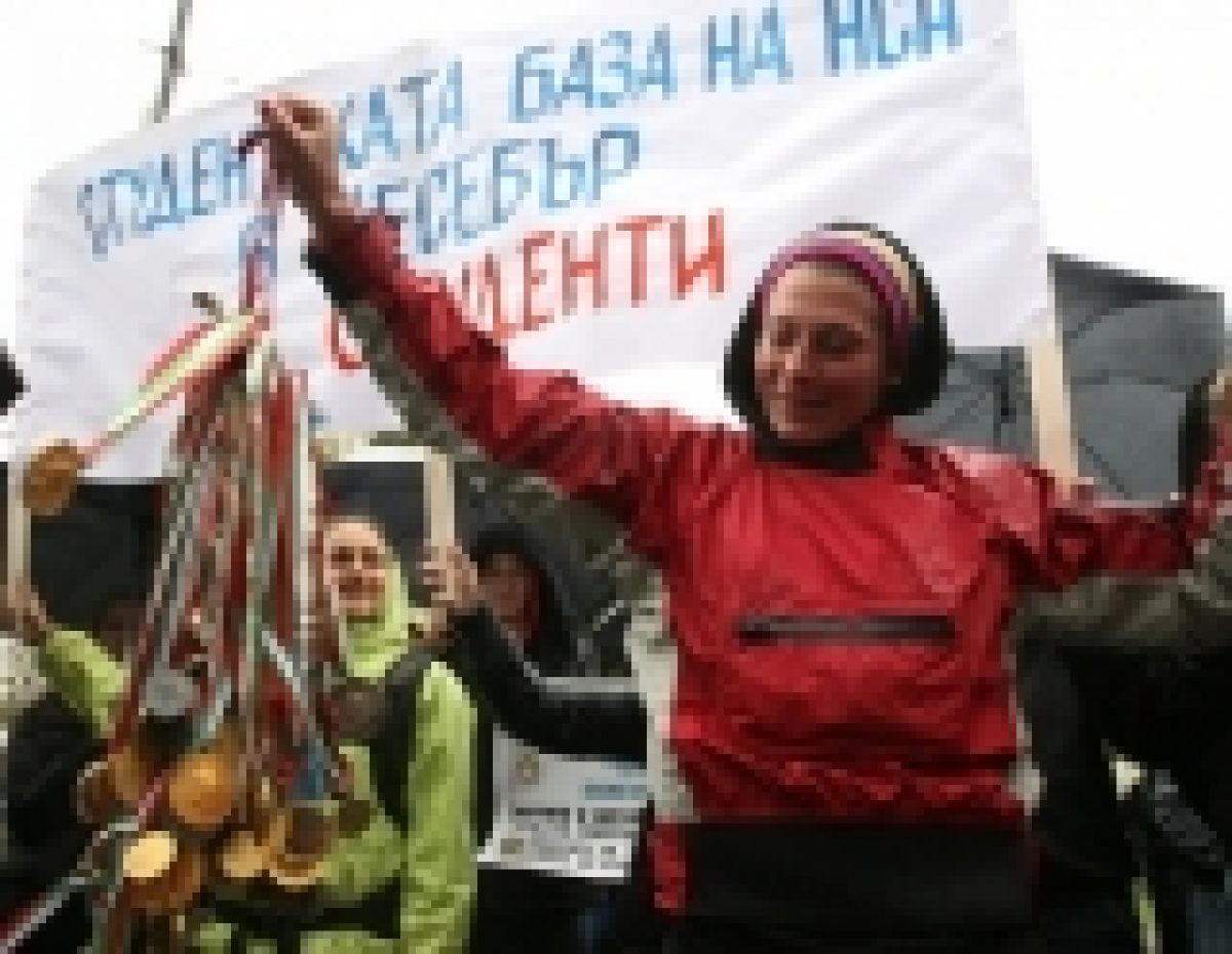 Правителството пое ангажименти пред студентския протест за базата на НСА