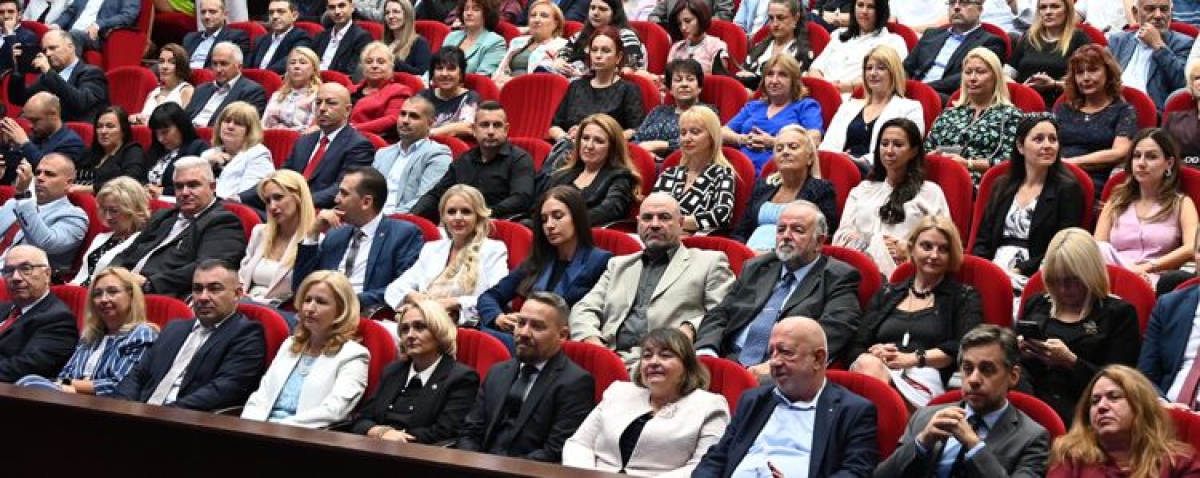 Председателят на НПСС участва в тържествената церемония за откриване на учебната година в УНСС