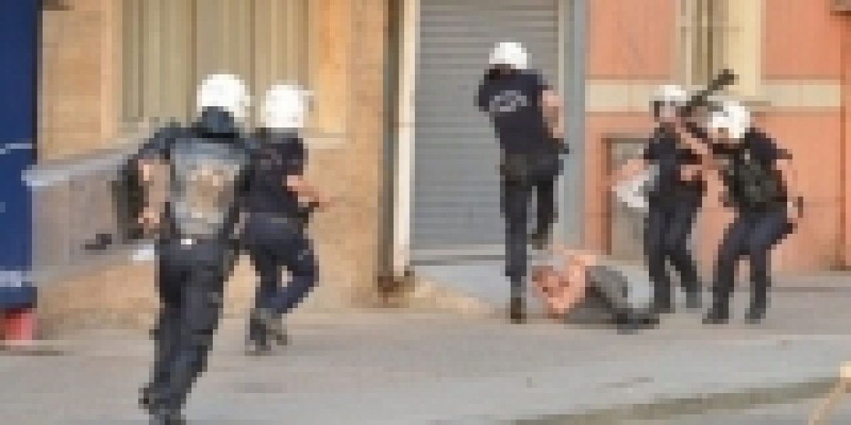 Българските студенти подкрепят колегите си в Турция